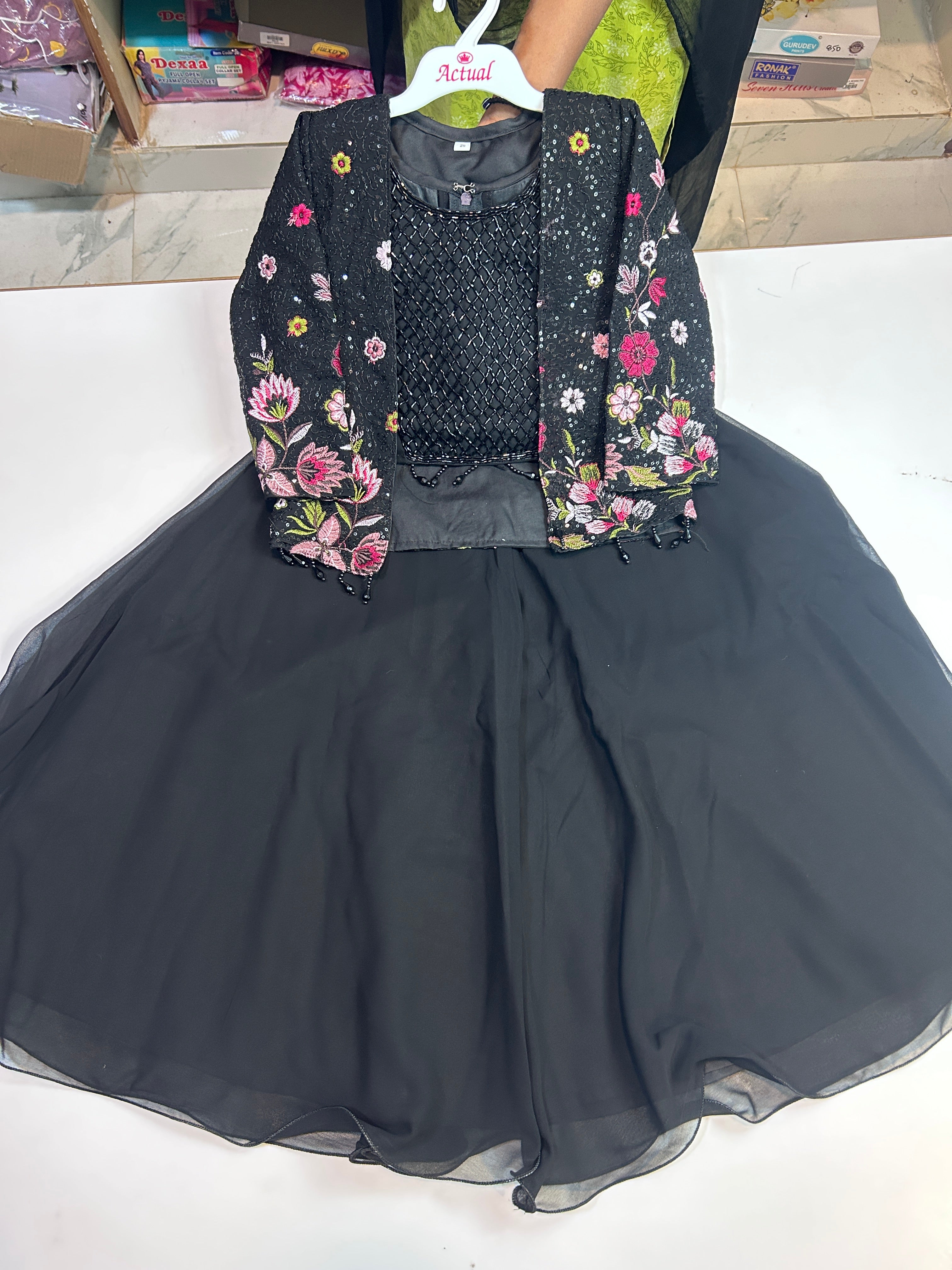 Pure black crop top with pallazo